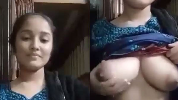 Indian sex  video Cute Desi Girl ki desi boobs ki selfie video