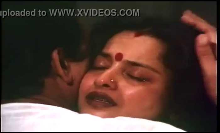 BollyWood Actresss Rekha Sex Scenes From Hindi movie