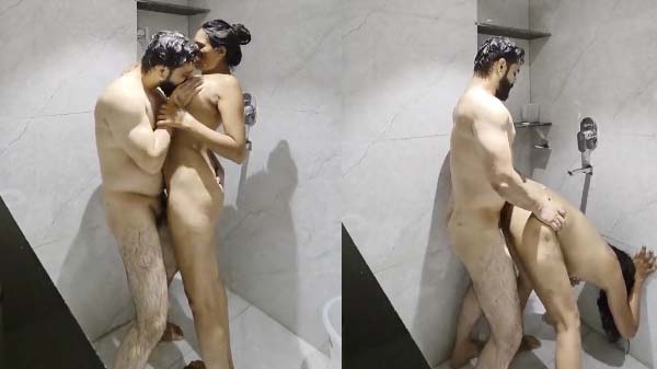 Bathroom me nahate time bf gf romance nude sex
