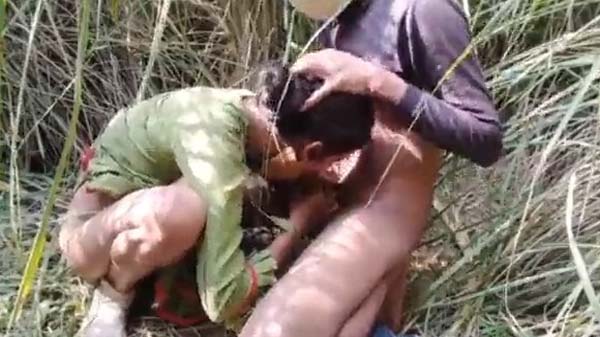 Dehati ladhki chudai aur blowjob video viral clip