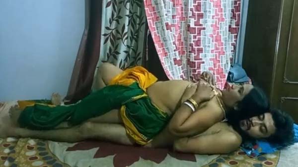 Padosan aunty Renu ki chut chudai video viral mms fuckmaza