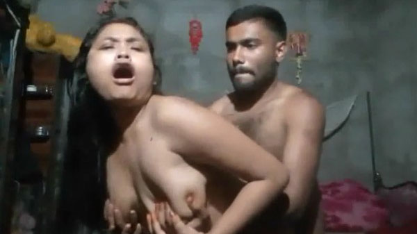 Bihari village bhabhi boobs dabate hue chudai kiya devar ne