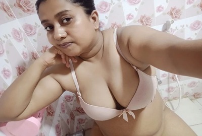 Bengali aunty ki nude figure showing and hard chudai