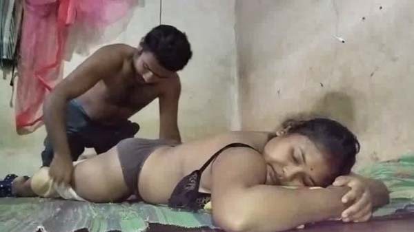 Pyaasi horny bhabhi ke sath devar ki chudai